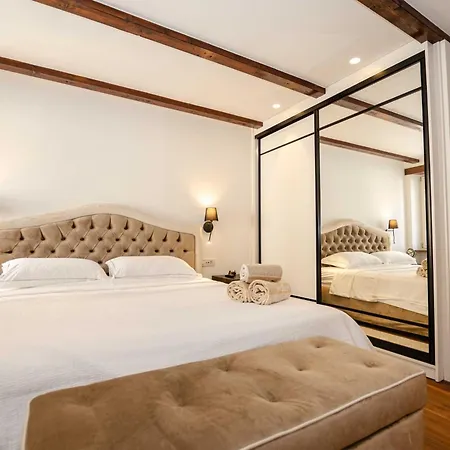 Luxury And Timeless Haven - Two Bedroom With Balcony Appartement *