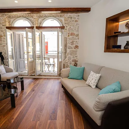 Appartement Luxury And Timeless Haven - Two Bedroom With Balcony *