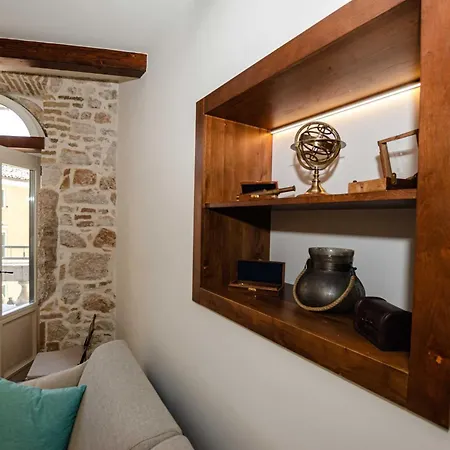 Luxury And Timeless Haven - Two Bedroom With Balcony *