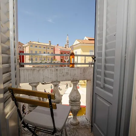 Luxury And Timeless Haven - Two Bedroom With Balcony Appartement
