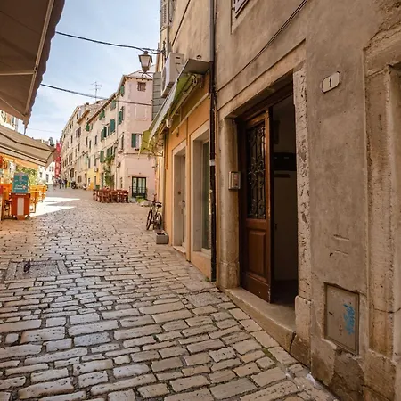 Appartement Luxury And Timeless Haven - Two Bedroom With Balcony *