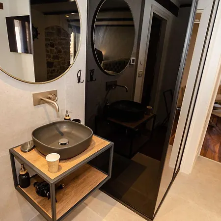 Appartement Luxury And Timeless Haven - Two Bedroom With Balcony *