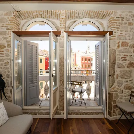 Luxury And Timeless Haven - Two Bedroom With Balcony Appartement Rovinj