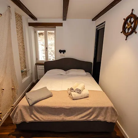 Luxury And Timeless Haven - Two Bedroom With Balcony Rovinj